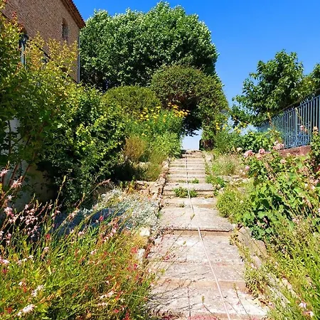Appartement Superbe Au Cœur Luberon Proche Du Colorado Provencal Dans Résidence Au Calme Avec Piscine, Magnifique Vu Sur Le Luberon Depuis La Terrasse