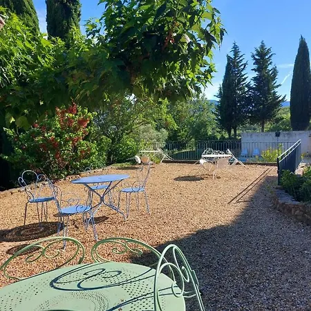 Superbe Au Cœur Luberon Proche Du Colorado Provencal Dans Résidence Au Calme Avec Piscine, Magnifique Vu Sur Le Luberon Depuis La Terrasse Appartement Viens