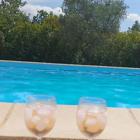 Superbe Au Cœur Luberon Proche Du Colorado Provencal Dans Résidence Au Calme Avec Piscine, Magnifique Vu Sur Le Luberon Depuis La Terrasse Appartement Viens